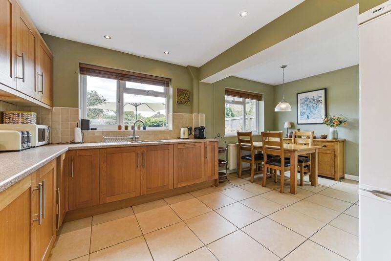Willowbed Drive, Chichester photo 4