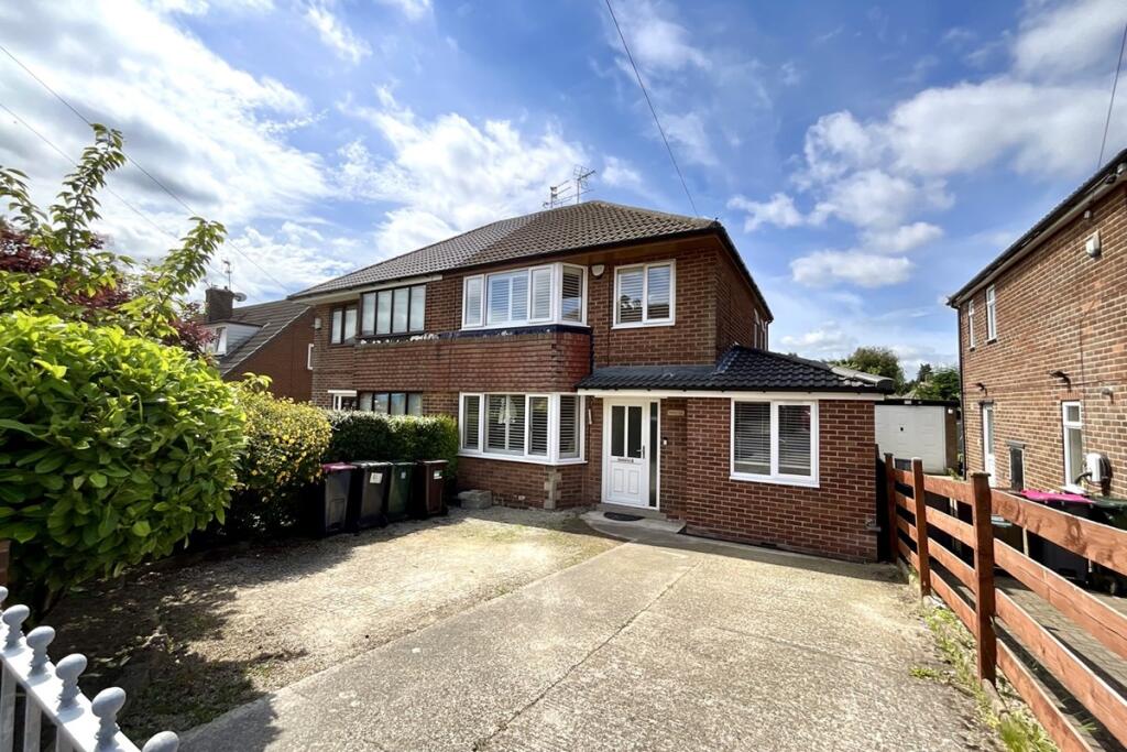 Main image of property: Rosslyn Avenue, Aston, Sheffield, S26 2DE