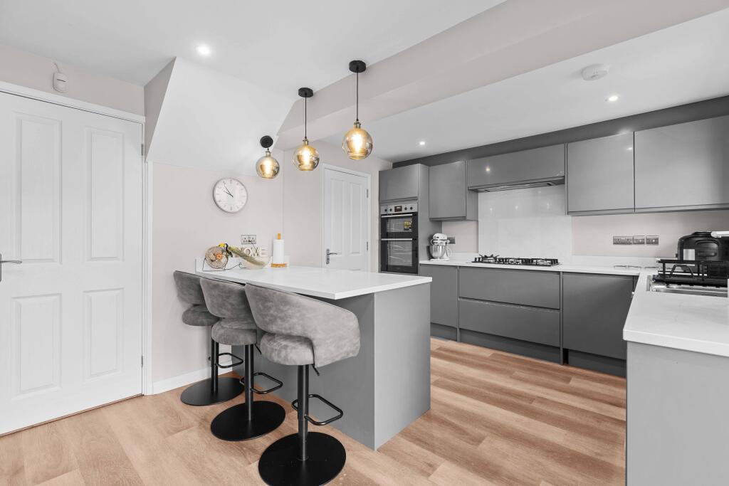 Ward Close, Wokingham, RG40 - View 2