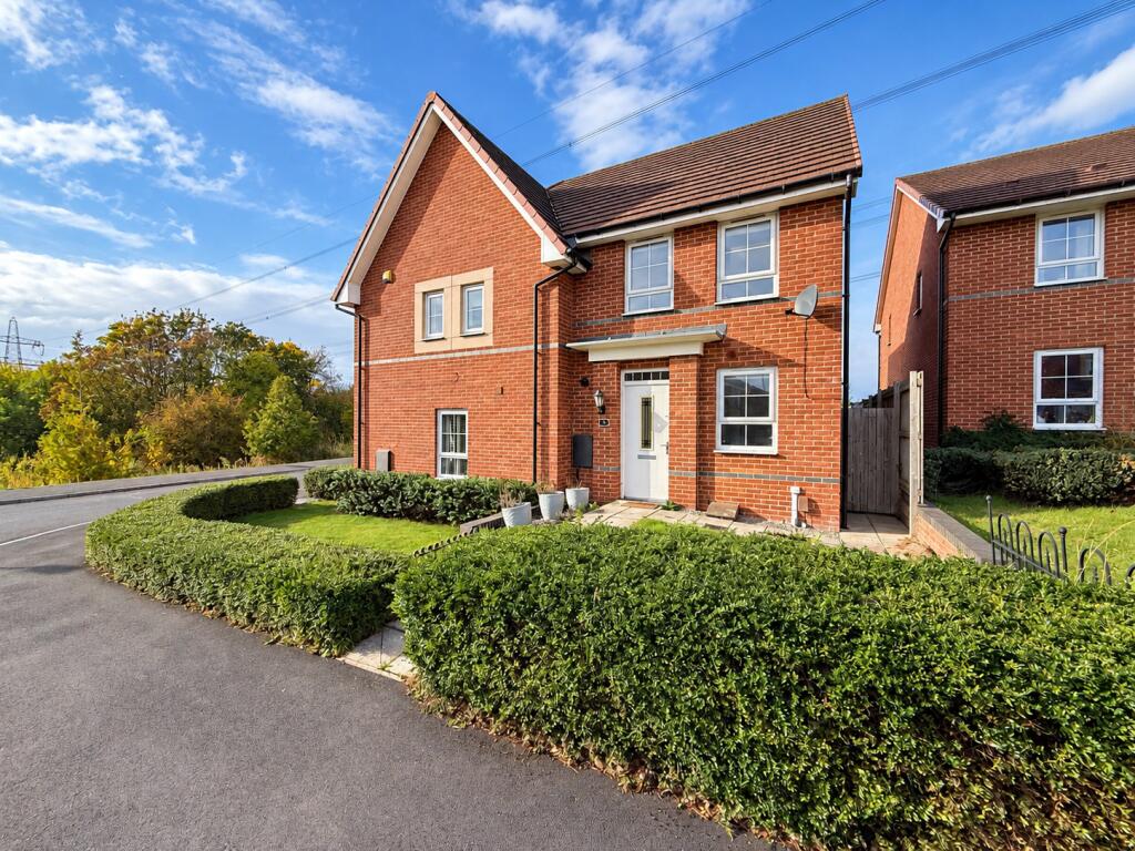 2-bed semi-detached on Puffin Court, Yarm, £157,250