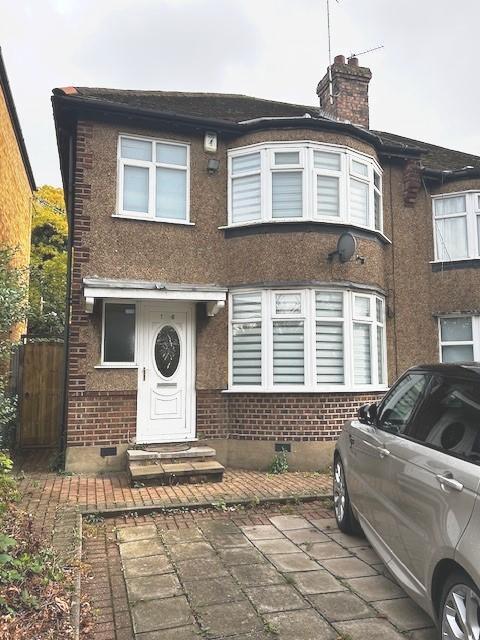 Main image of property: Oakleigh Road South, Friern Barnet, N11