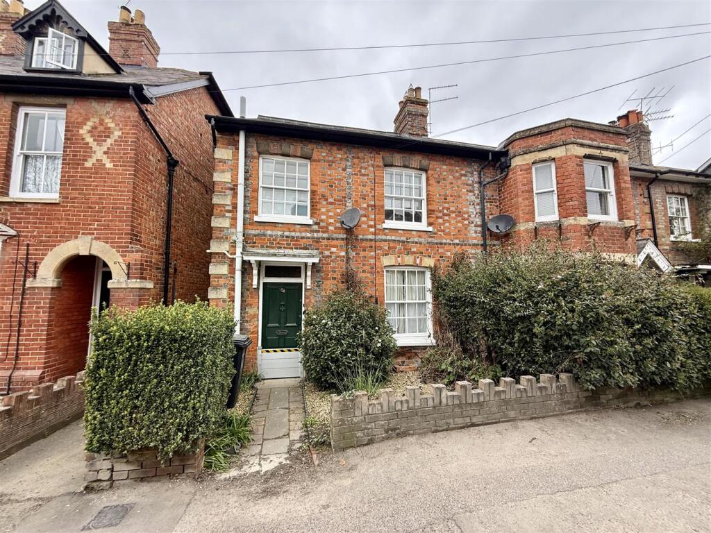 Main image of property: Newbury Street, Wantage