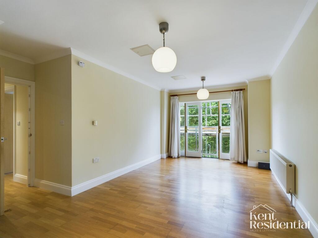 Apartment in Maidstone, Kent - View 3