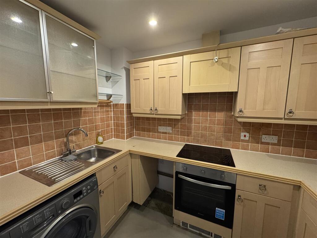 Apartment in Rochester - View 2