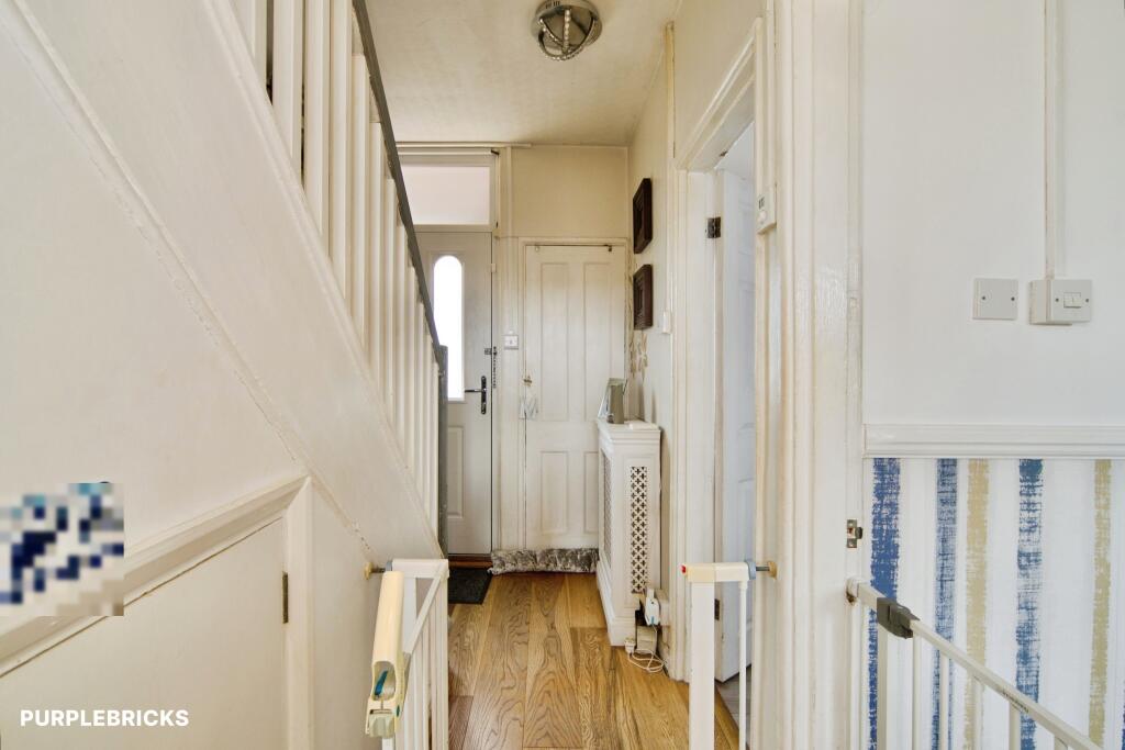 House in Dagenham - View 4