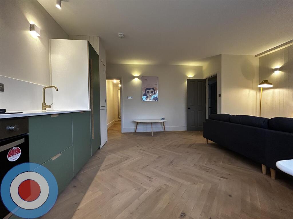 Apartment in Manchester - More