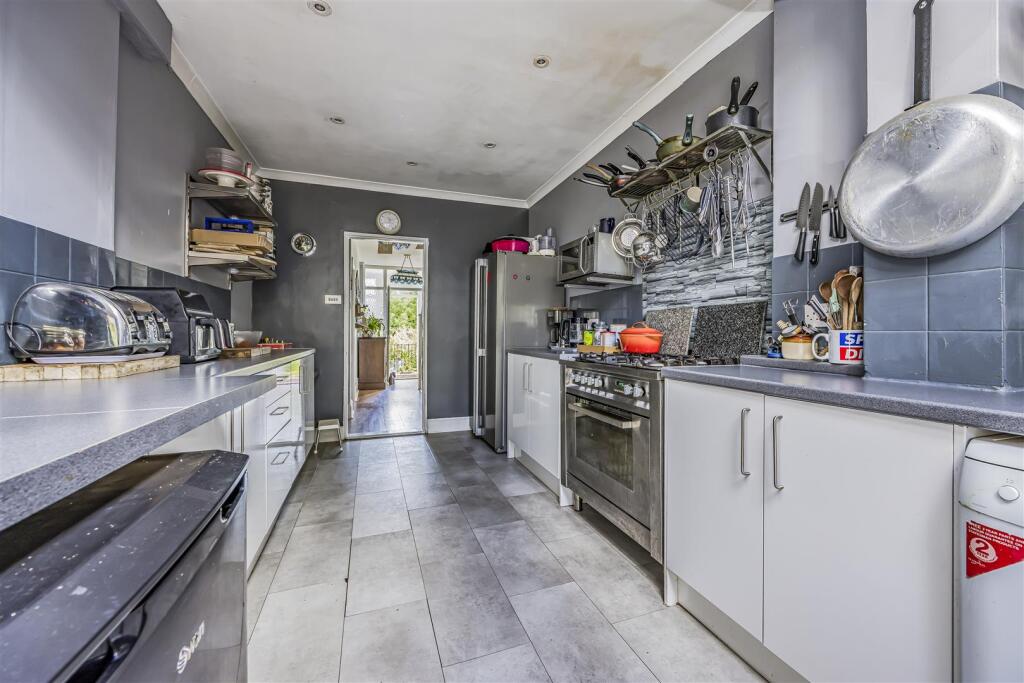 House in Havant, Waterlooville - More