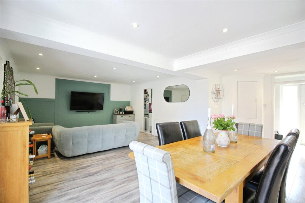 House in Reading, Lower Earley, Earley - View 3
