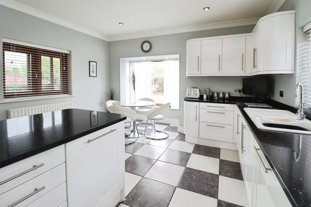 House in Lincoln - View 4