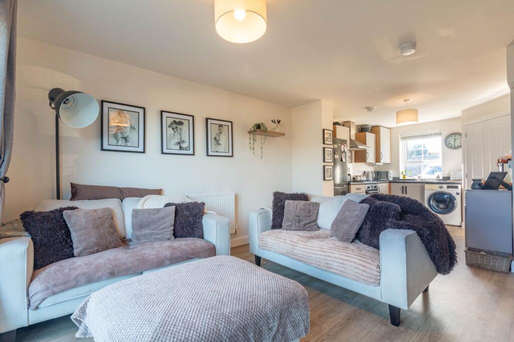 House in Kingston upon Thames, Norbiton - View 2