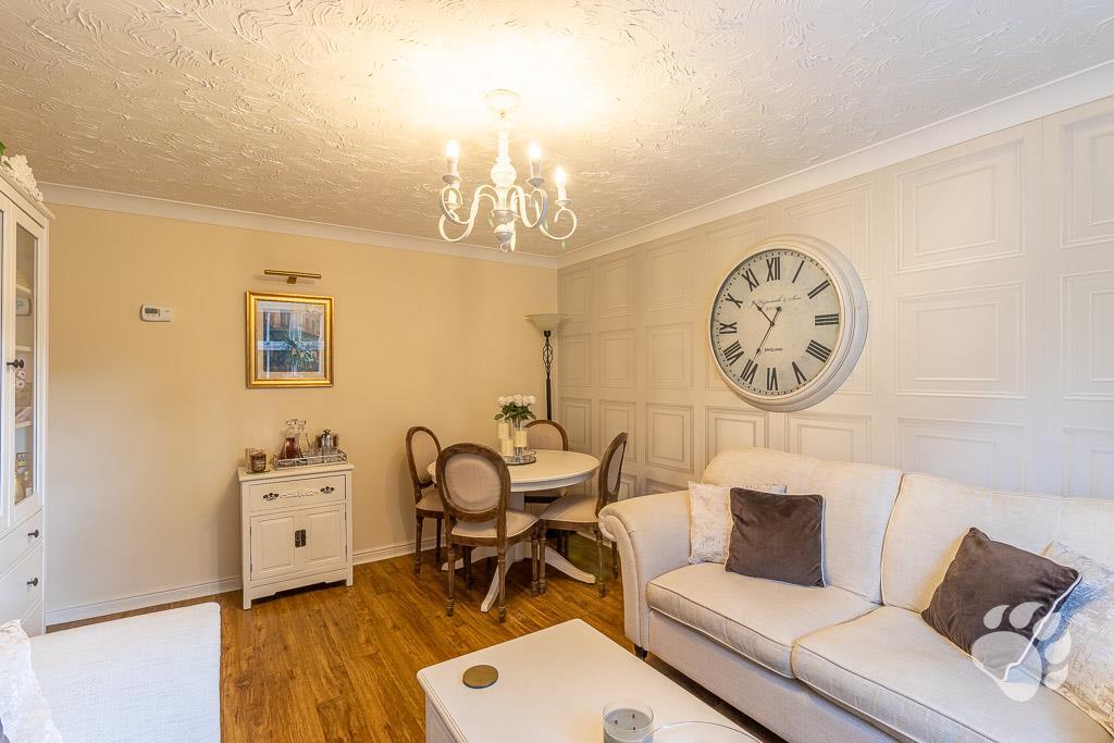 Apartment in Southend-on-Sea - View 4
