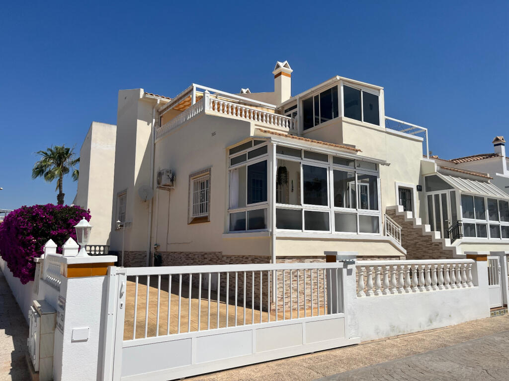 Main image of property: Valencia, Alicante, Playa Flamenca