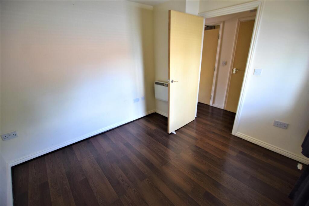 Apartment in Swindon - View 5