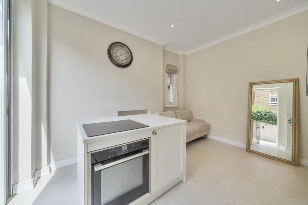 Main image of property: Garden Flat, Buer Road, Fulham, London, SW6