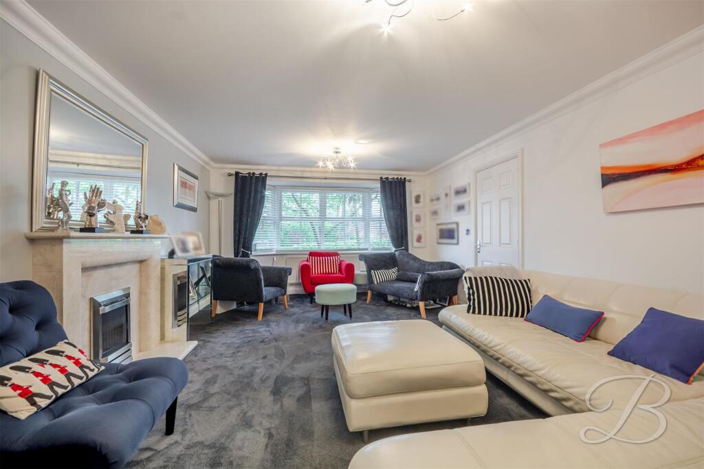 House in Mansfield, Nottinghamshire - View 2