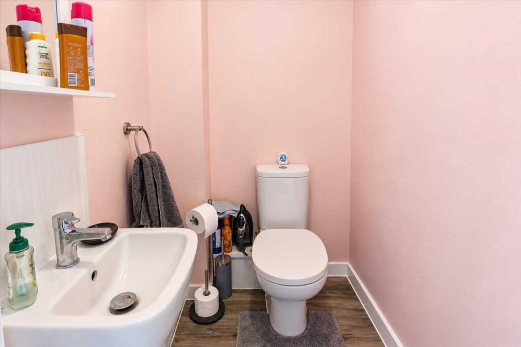 House in Clacton-on-Sea, Great Clacton - View 5
