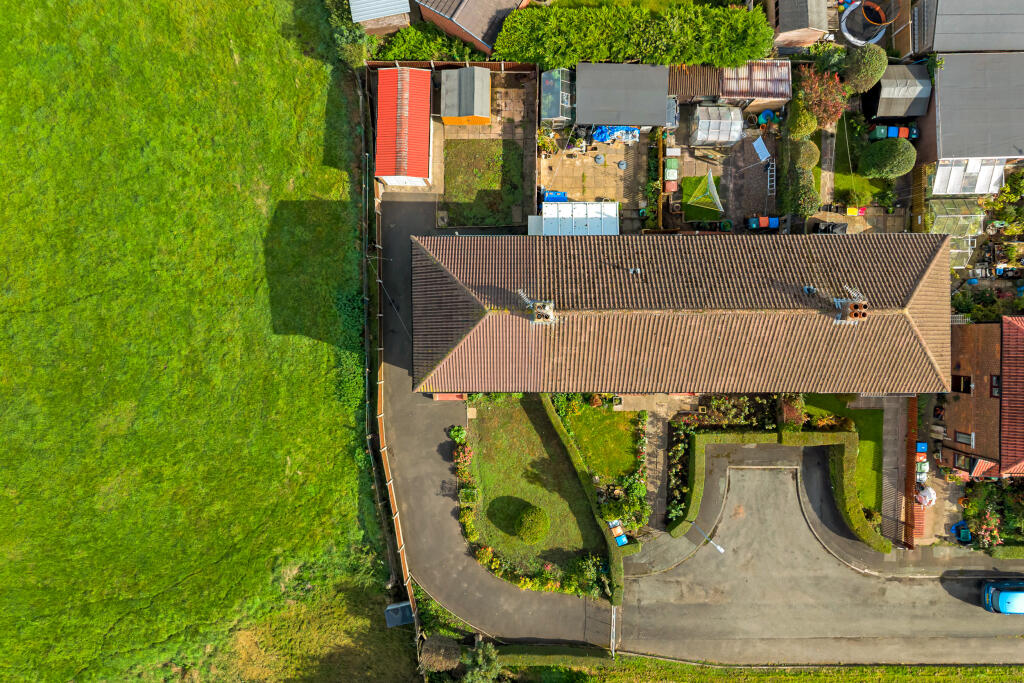 St. Johns Avenue, Lostock Gralam photo 4