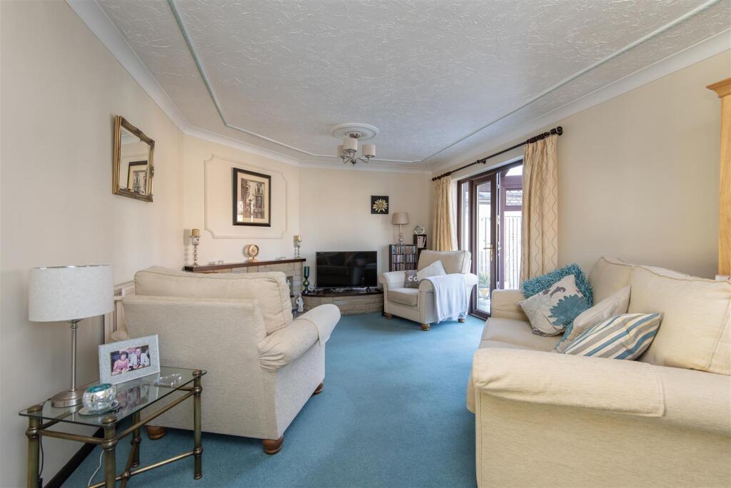 House in South Holland, Crowland - More