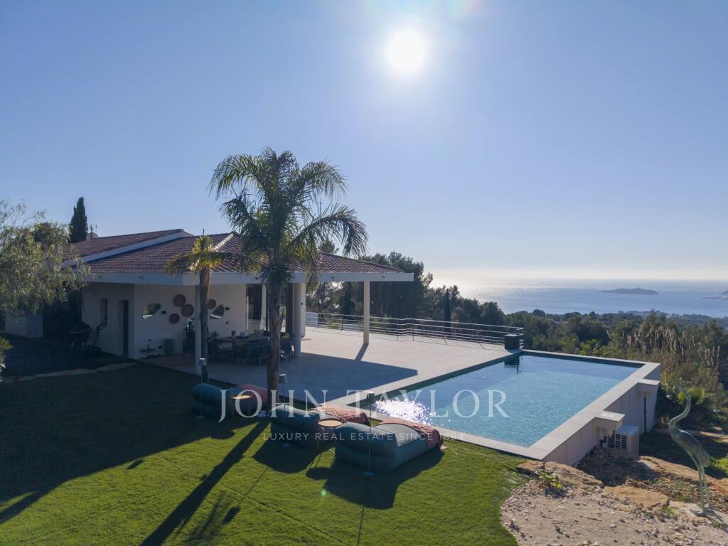 Main image of property: Provence-Alps-Cote d`Azur, Bouches-du-Rhône, La Ciotat