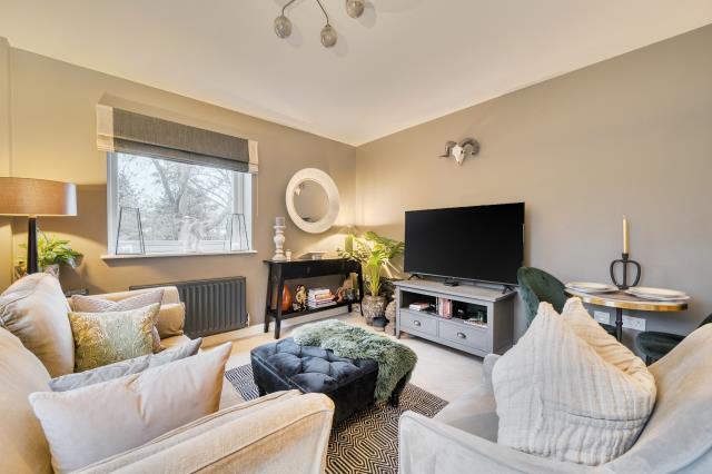 Apartment in Reading - View 3