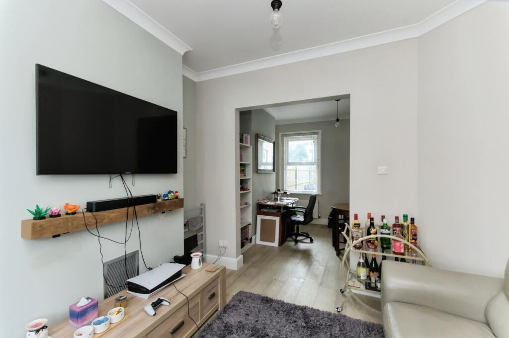 House in Eastbourne, East Sussex - View 3