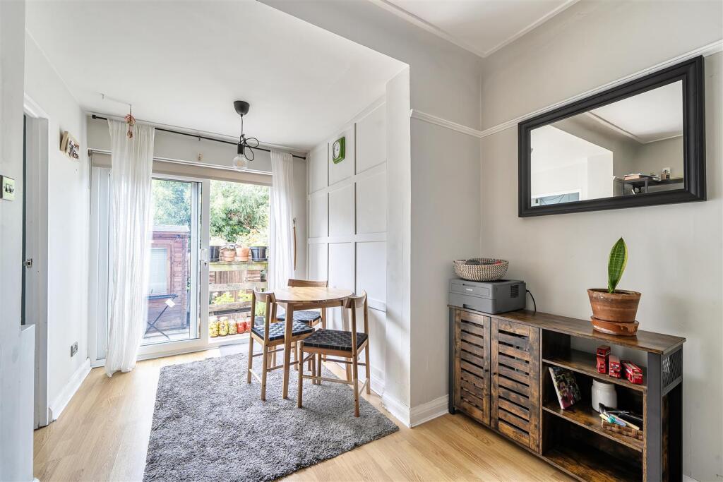Apartment in London - View 5