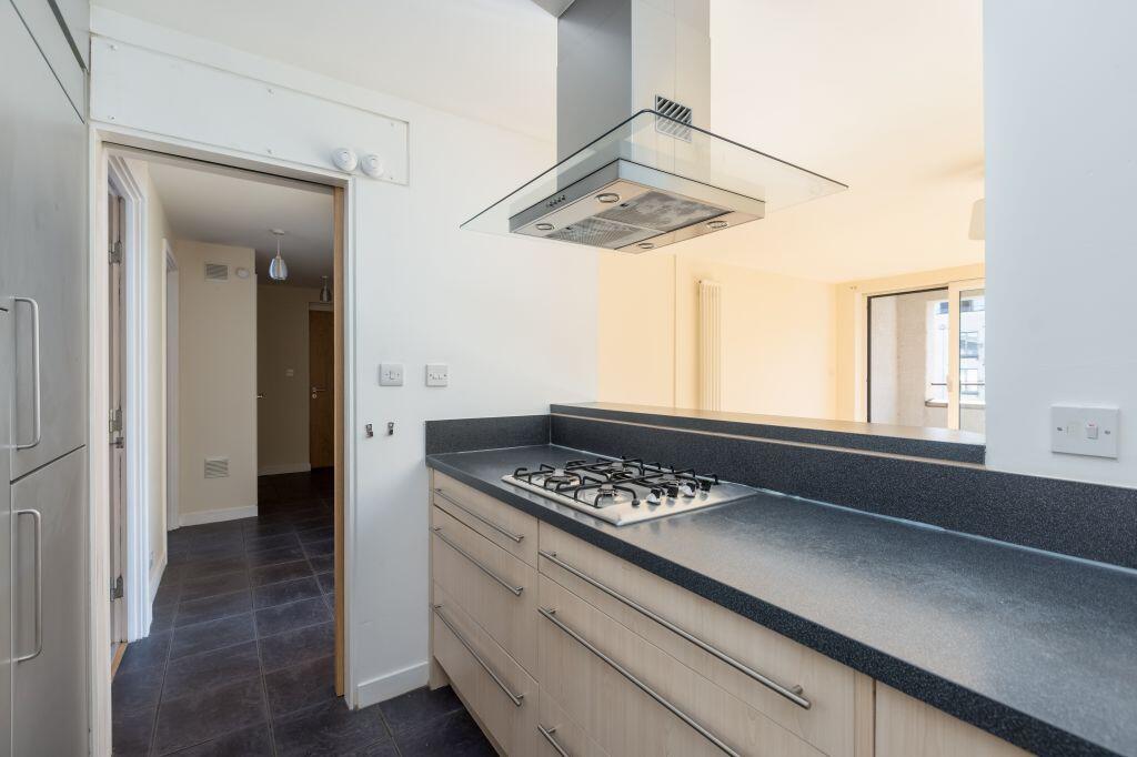 Apartment in Edinburgh - More