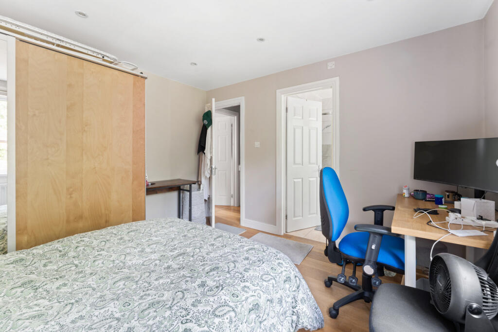 House in London, Wandsworth - View 6