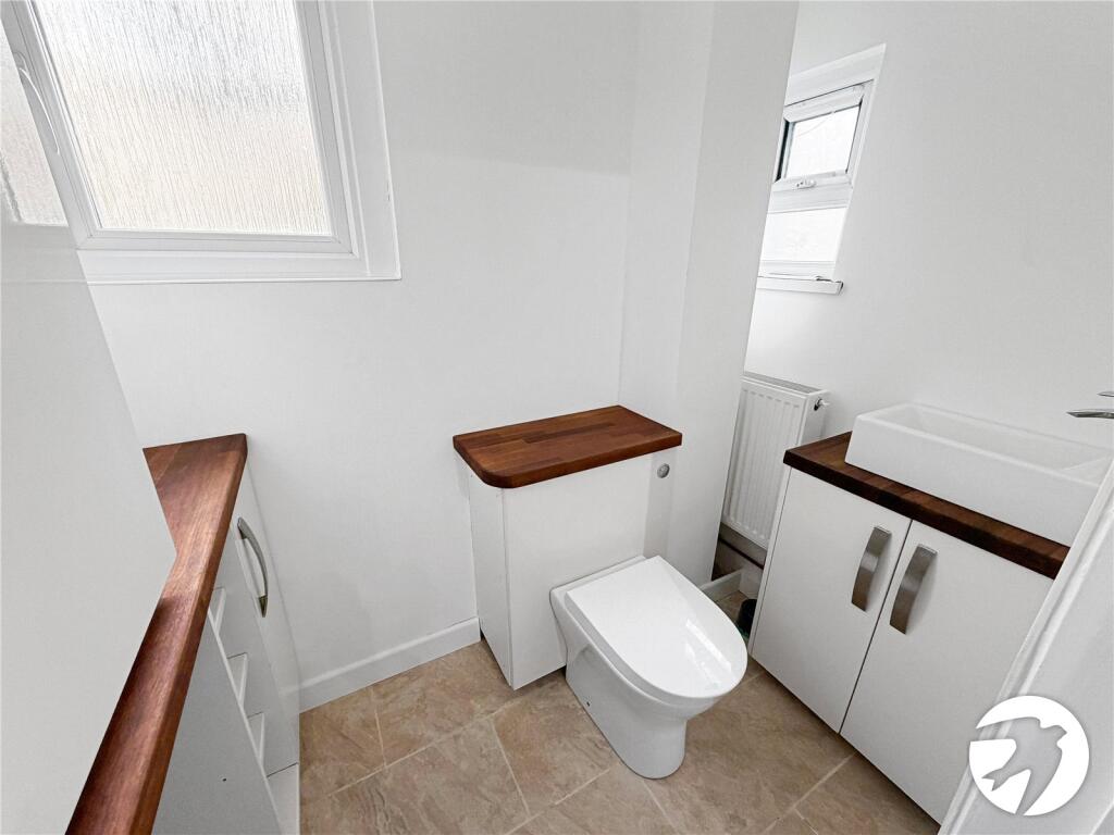House in Chatham, Medway - View 6
