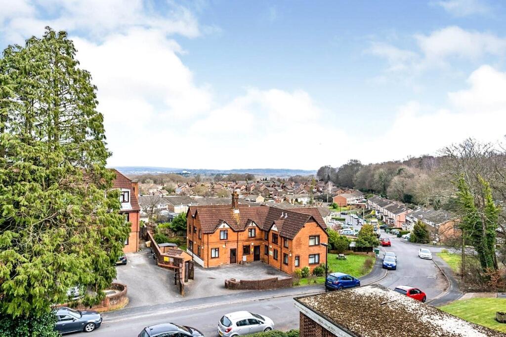 Main image of property: West End Road, Southampton, Hampshire, SO18