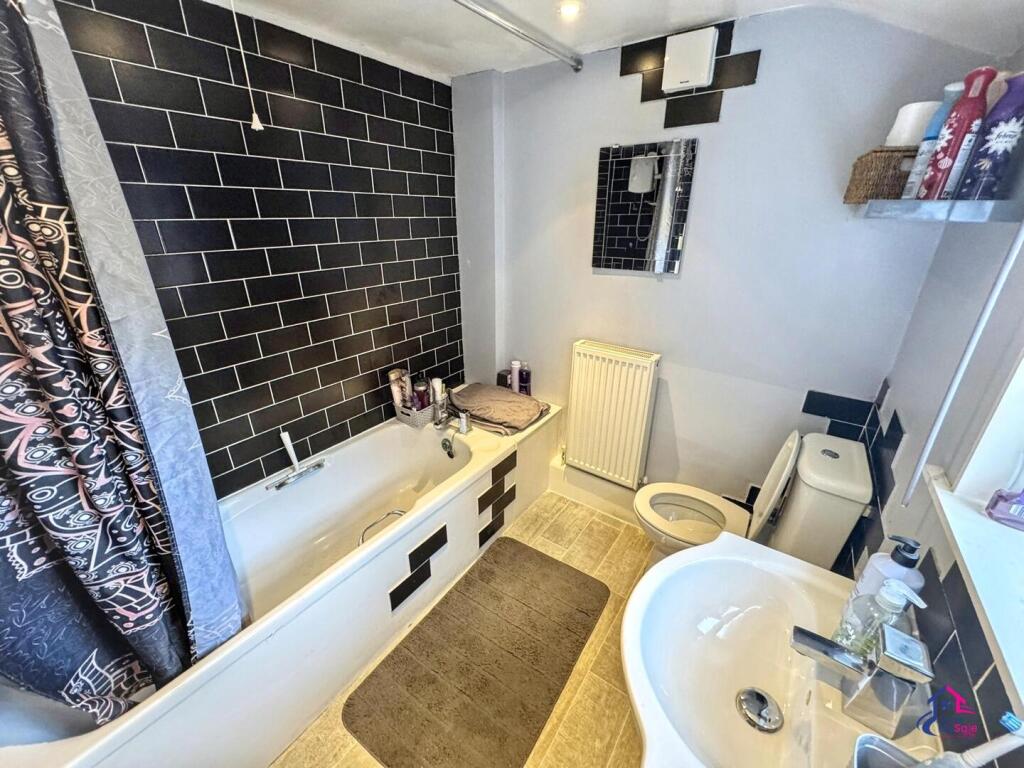 House in South Kesteven, Gonerby Hill Foot, Grantham - View 4