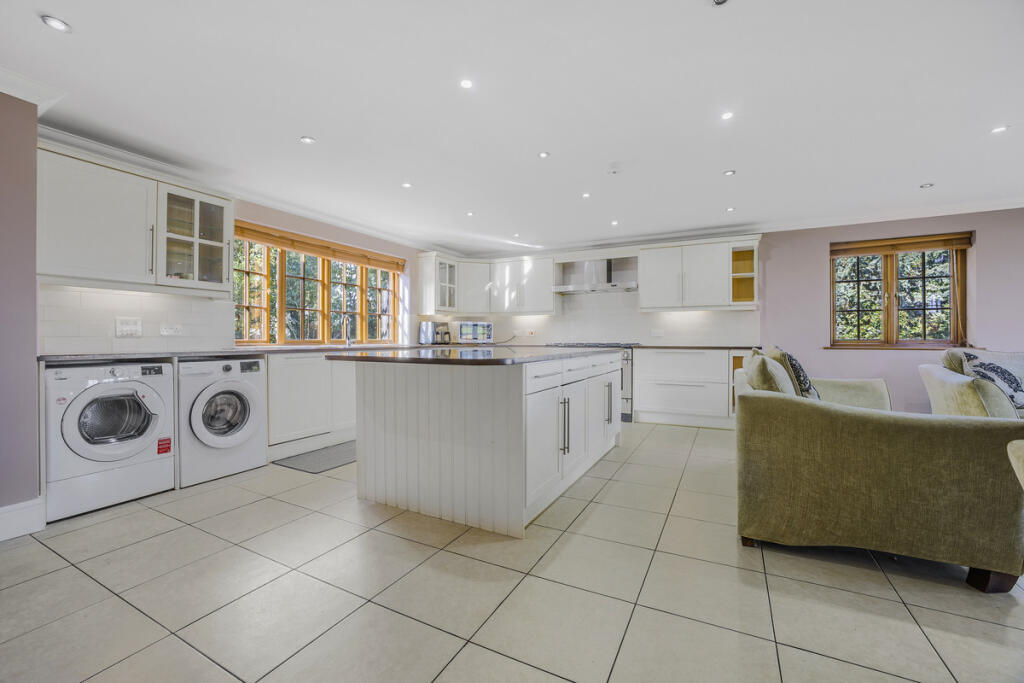 House in Rugby, Burton Hastings - More