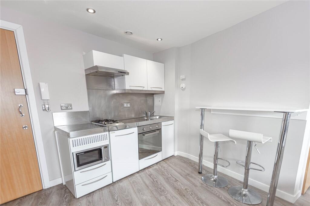 Apartment in Bristol - View 3