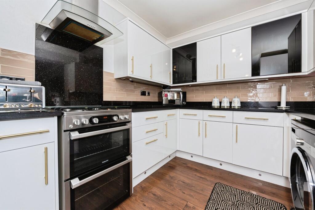 Foyle Drive, South Ockendon photo 2
