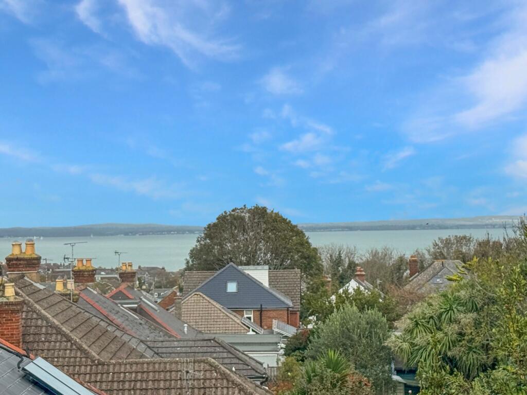 Bellevue Road, Cowes, PO31 - View 2