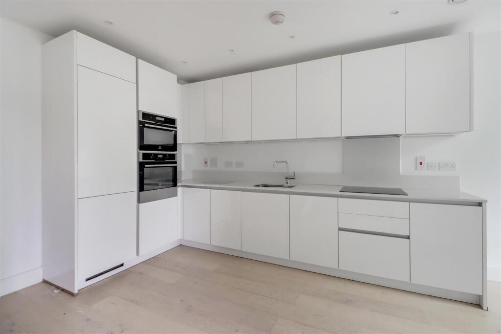 Apartment in London - View 3