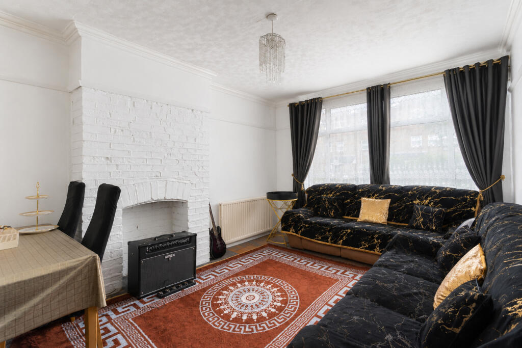 Main image of property: Thornton Road, Thornton Heath, Croydon, CR7