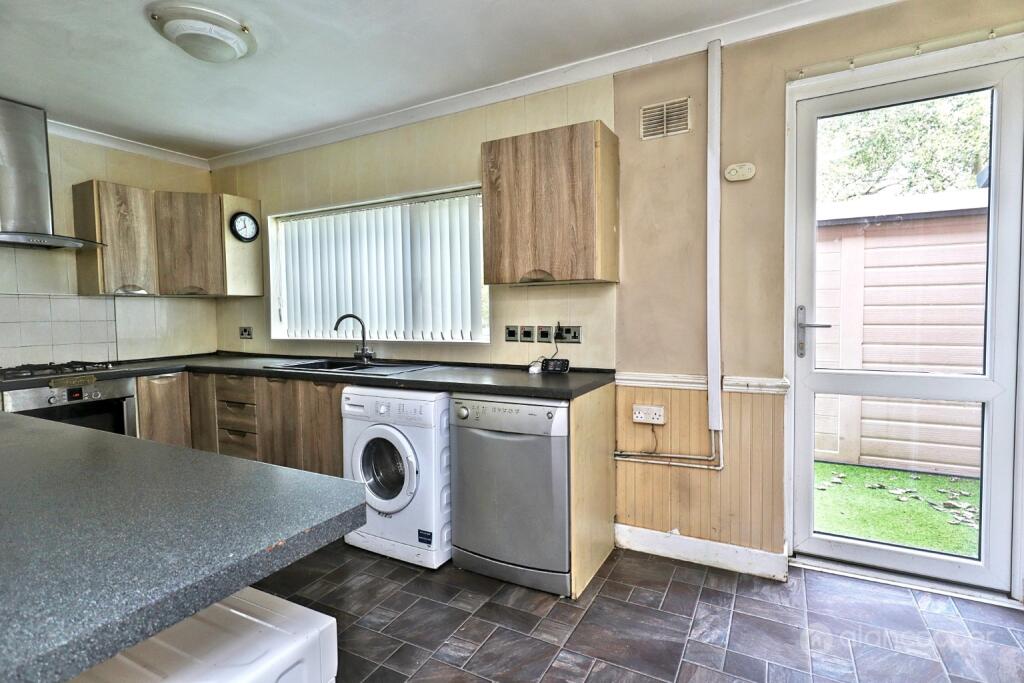 House in Nuneaton and Bedworth, Warwickshire - View 5