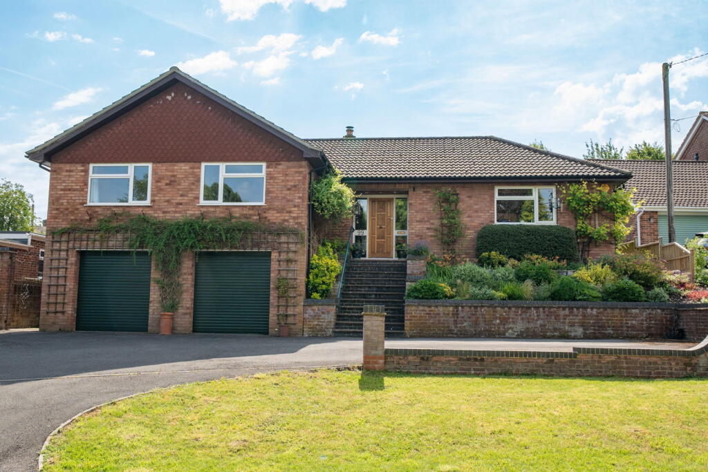 Main image of property: Winchester Street, Overton, RG25 3HZ