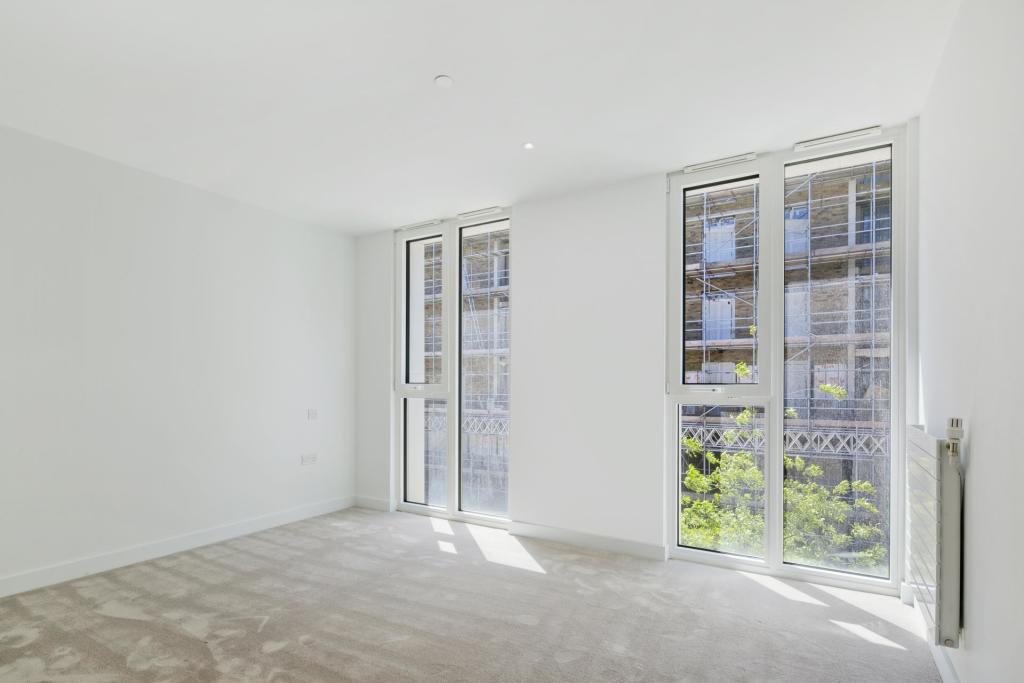 House in London, Royal Wharf, Silvertown - More