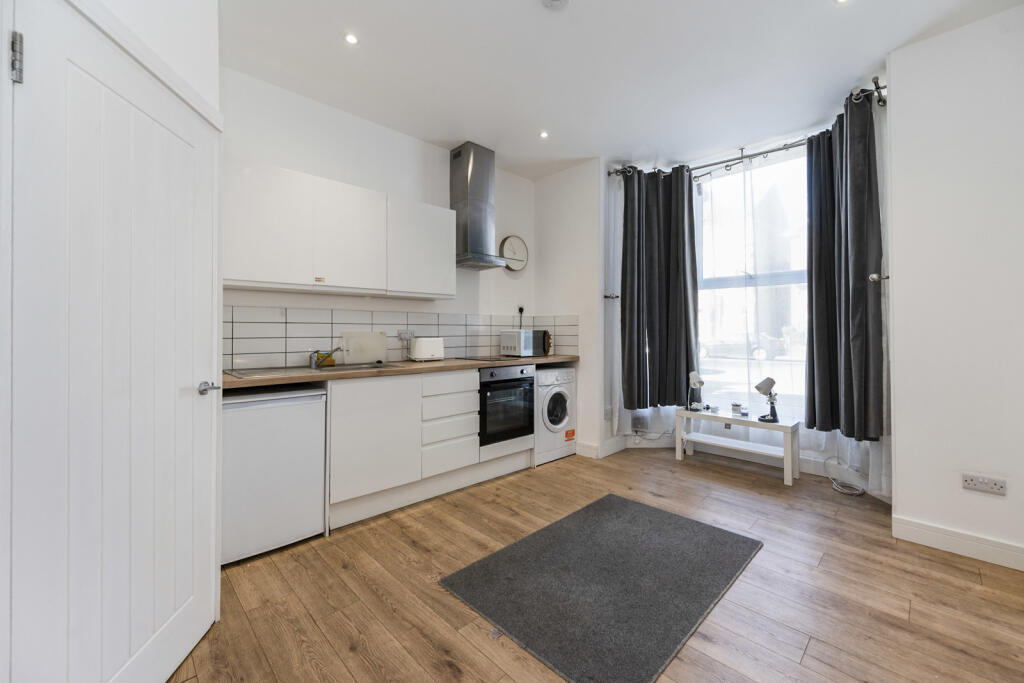 Apartment in Portsmouth - More