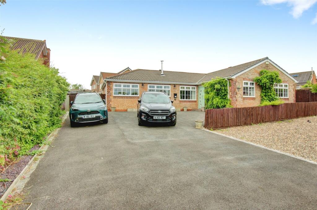 4-bed house on Oakwood, Coxhoe, Durham, DH6, £400,000