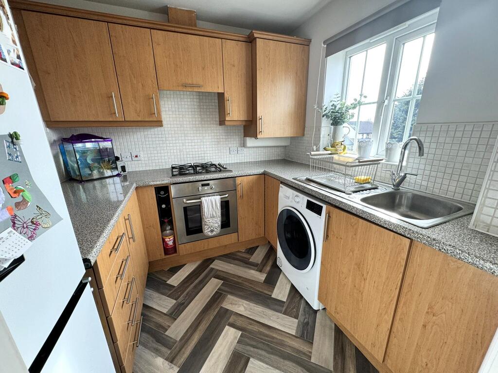 Flat , Kingfisher Court, Willenhall - More