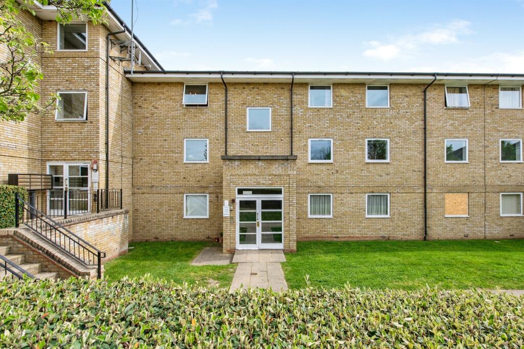 Main image of property: Hogg Lane, Grays