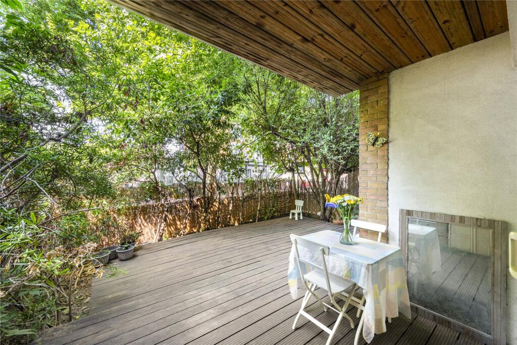 Main image of property: East Dulwich Road, East Dulwich, SE22