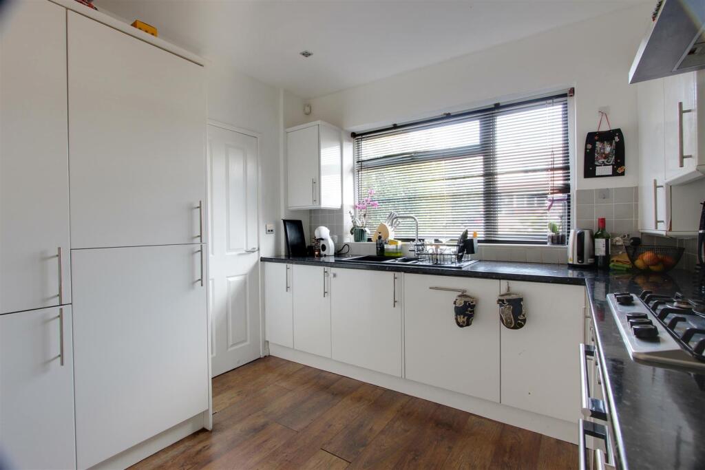 House in Dunstable, Central Bedfordshire - More