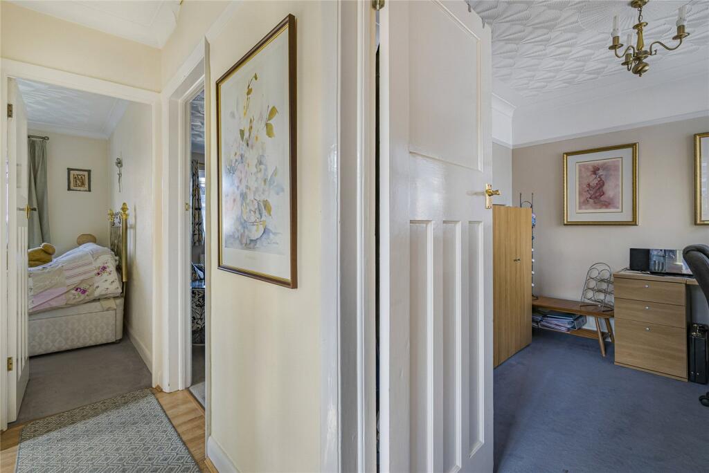 Apartment in London - More