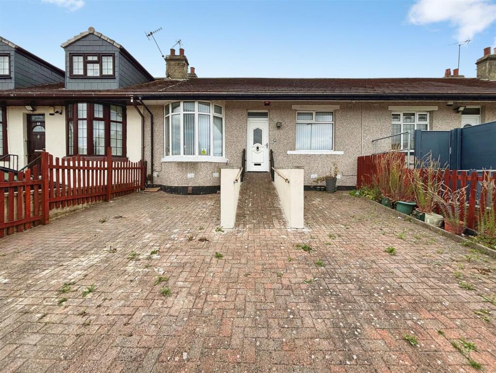 Main image of property: Hawes Drive, Bradford, BD5 9BB