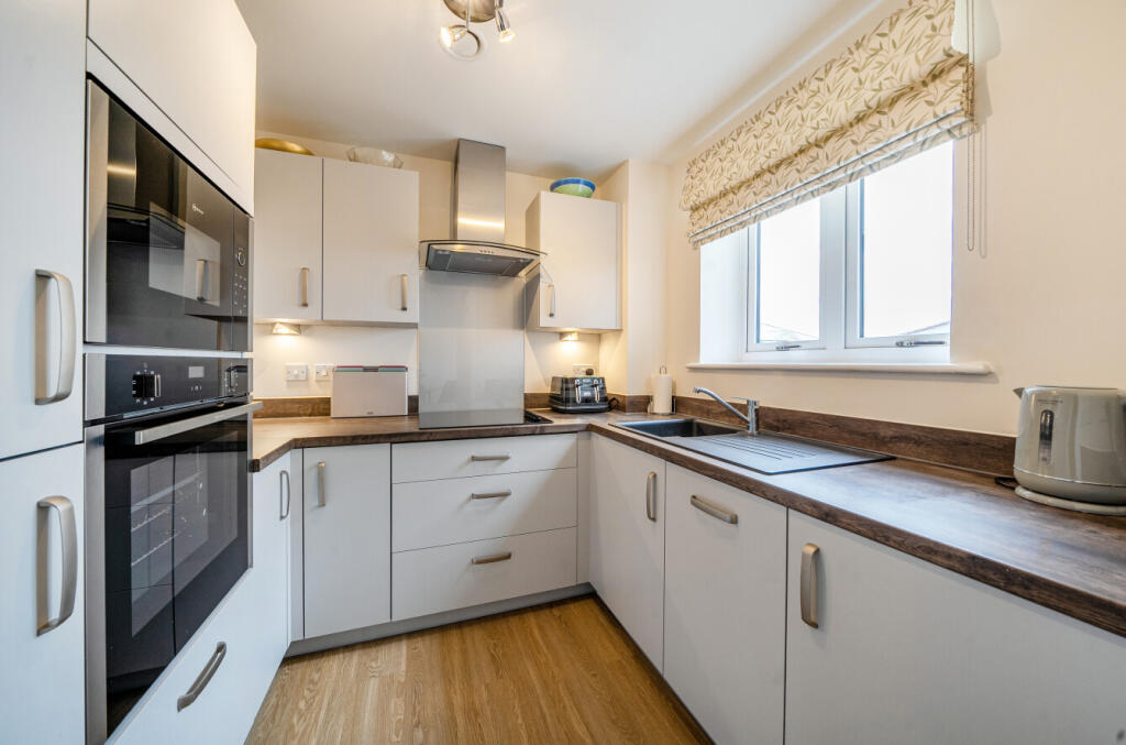 Station Road, Hook, Hampshire, RG27 - View 3