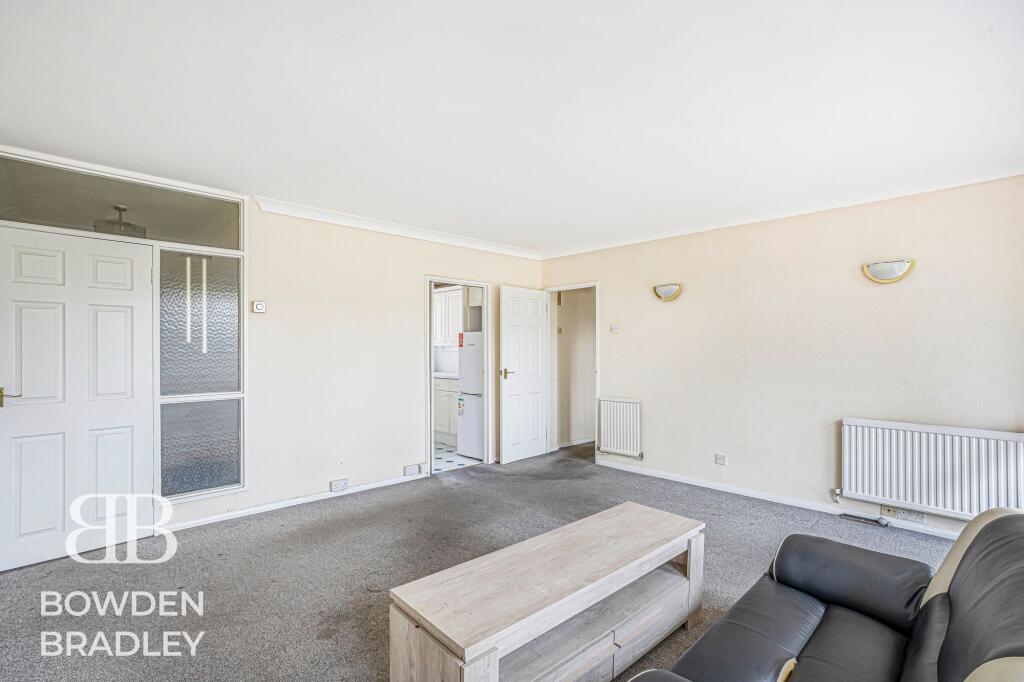 Apartment in Ilford - View 3
